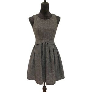 Vintage Urban Outfitters A-Line Mini With Pockets and Keyhole Back